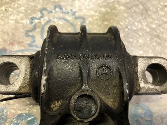 Левая опора двигателя 112205DA0A NISSAN