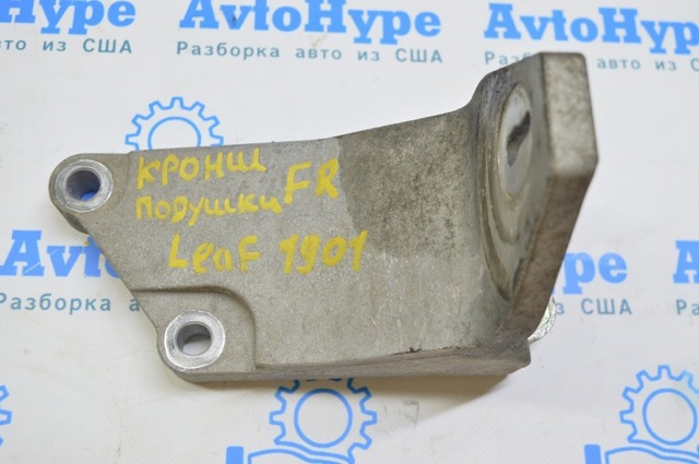 Кронштейн подушки (опоры) двигателя, правой 112323NF0A NISSAN