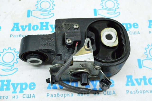 Опора двигателя правая верхняя 113505NA9D NISSAN