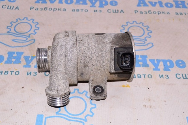 11517597715 BMW Помпа водяная (насос) охлаждения купить в Черновцы