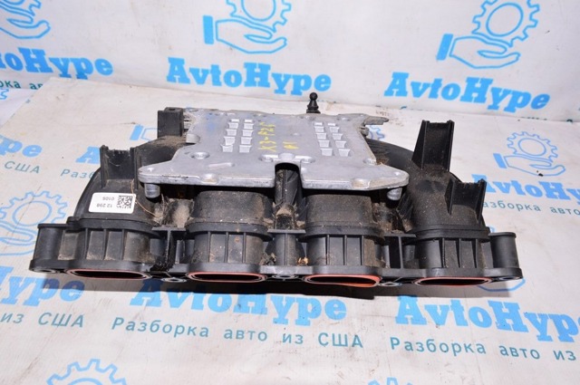 Впускной коллектор 11617588126 BMW