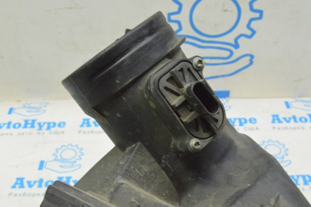 13717609482 BMW Корпус воздушного фильтра купить в Черновцы