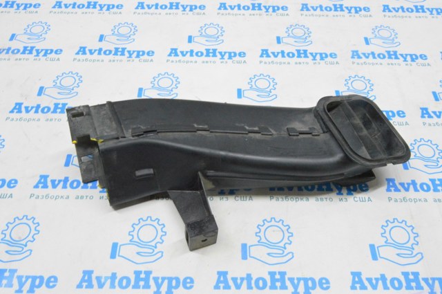 Воздухозаборник 13718635093 BMW