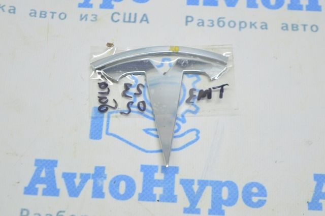 Эмблема на крышку багажника 149495000A TESLA