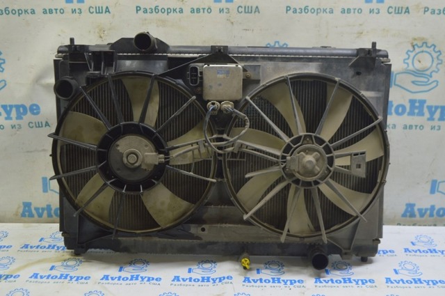 TOYOTA 1640031370 Радиатор охлаждения двигателя в наличии Ирпень
