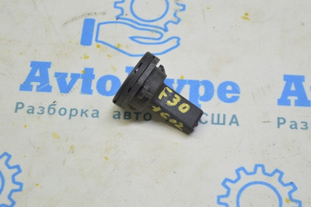 BMW 17117596922 Кронштейн радиатора верхний в наличии Тернополь