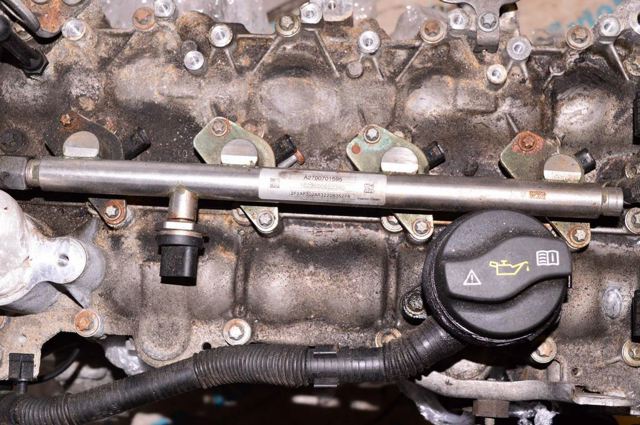 17520HG01B NISSAN Распределитель топлива (рампа) купить в Киев