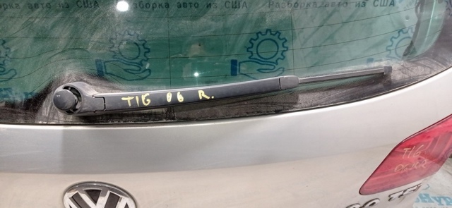Рычаг-поводок дворника заднего стекла 1T0955707C VAG