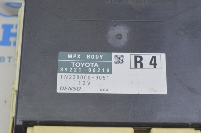 CHRYSLER 1UD05DX9AF Облицовка багажного отсека левая в наличии Винница