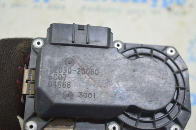 TOYOTA 2203020060 Дроссельная заслонка в сборе в наличии Ужгород