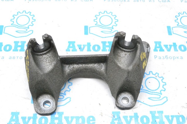 Кронштейн подушки КПП 22316796613 BMW