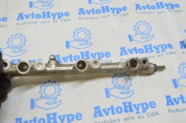 TOYOTA 2380831010 Распределитель топлива (рампа) левый в наличии Харьков