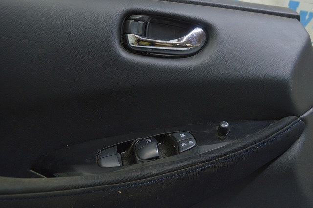 Кнопки переднего левого стекло подъёмника 254013NF0A NISSAN