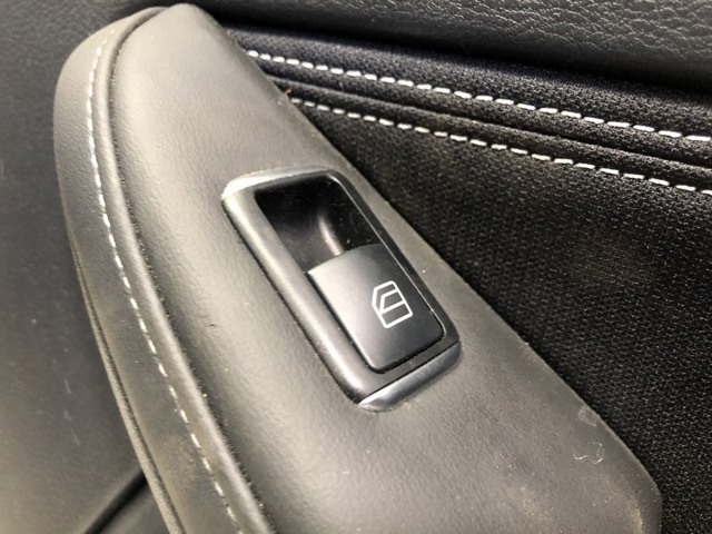 254115DA0A NISSAN Кнопка включения мотора стеклоподъемника передняя правая купить в Львов