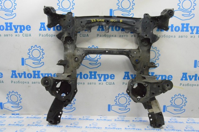 Поперечина передней подвески 31106884852 BMW