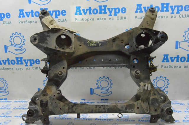 Поперечина передней подвески 31106891256 BMW