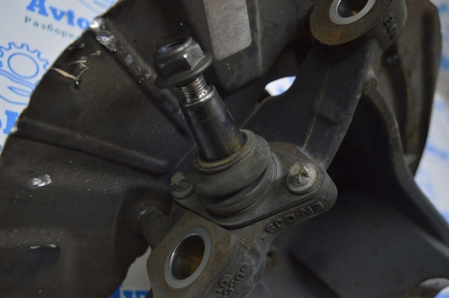 BMW 31216855954 Цапфа передняя правая в наличии Тернополь