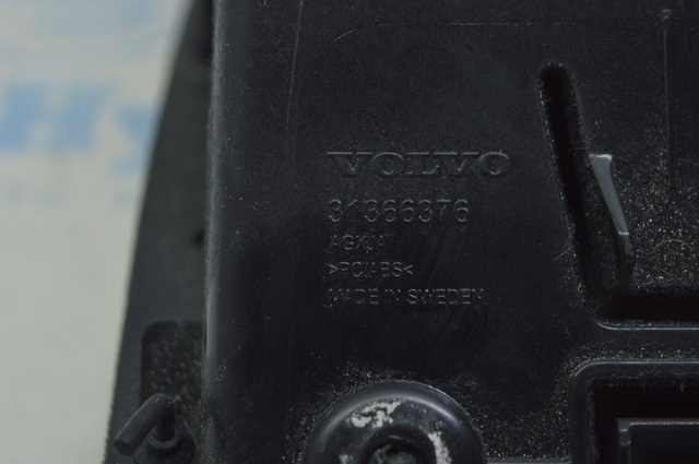 31366376 VOLVO Ящик перчаточный (бардачок) купить в Павлоград