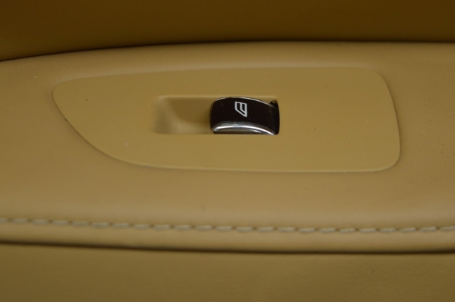 VOLVO 31376458 Кнопка включения мотора стеклоподъемника передняя правая в наличии Николаев