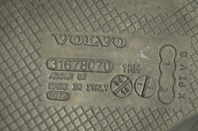 VOLVO 31678070 Рычаг задней подвески нижний правый в наличии Николаев
