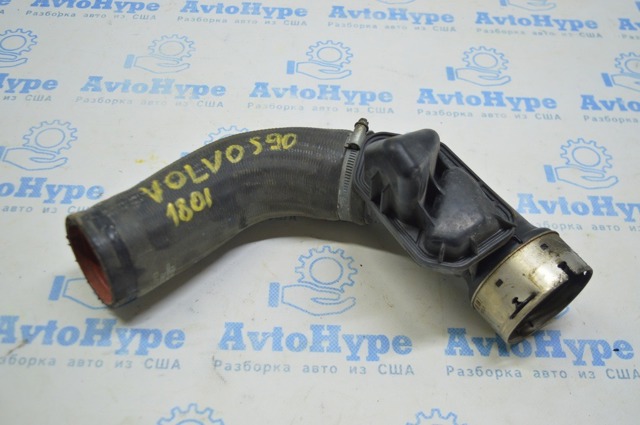 Патрубок воздушный, выход из турбины/компрессора (наддув) 32325480 VOLVO