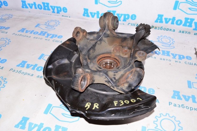 Цапфа поворотная правая 33326792524 BMW