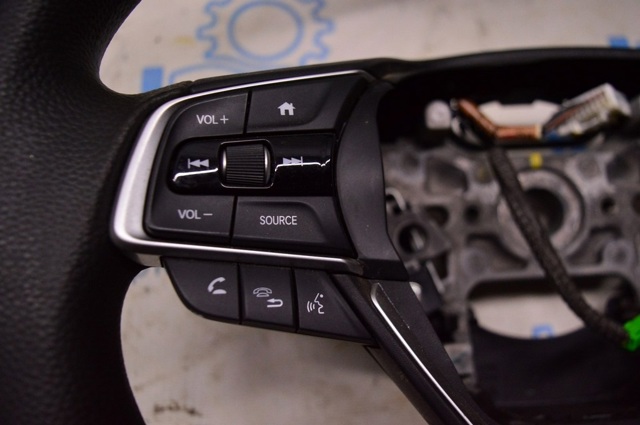 Блок кнопочных переключателей рулевого колеса 35880TVAA21 HONDA