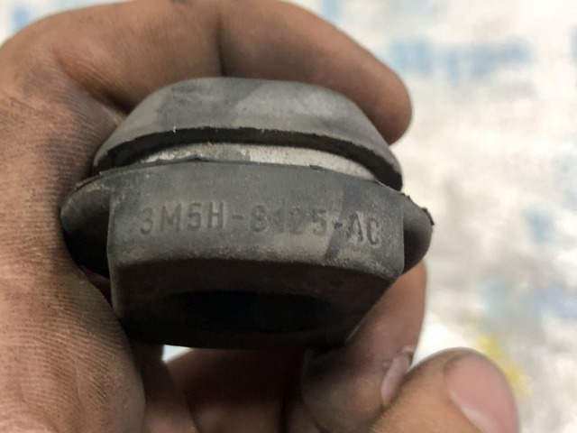 3M5H8125AC Подушка крепления радиатора верхняя купить Ужгород