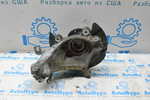 Цапфа поворотного кулака 400156UA0A NISSAN