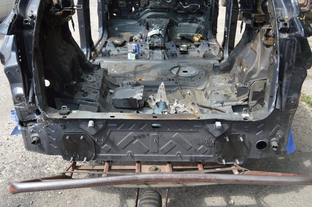 Панель багажного отсека задняя 41007947332 BMW