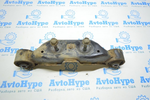 SUBARU 41310FL010 Кронштейн (траверса) заднего редуктора передняя в наличии Кривой Рог