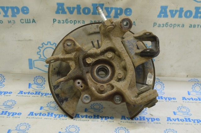 Цапфа - поворотный кулак задний, левый 4230548070 TOYOTA