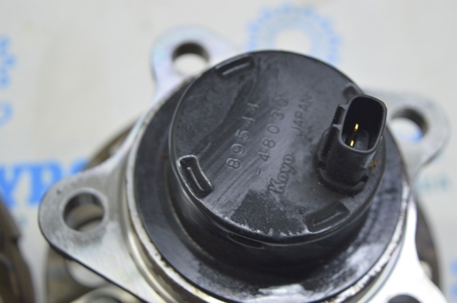 Ступица задняя правая 4245048030 TOYOTA