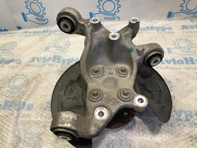 Кулак поворотный правый 430185DA0A NISSAN