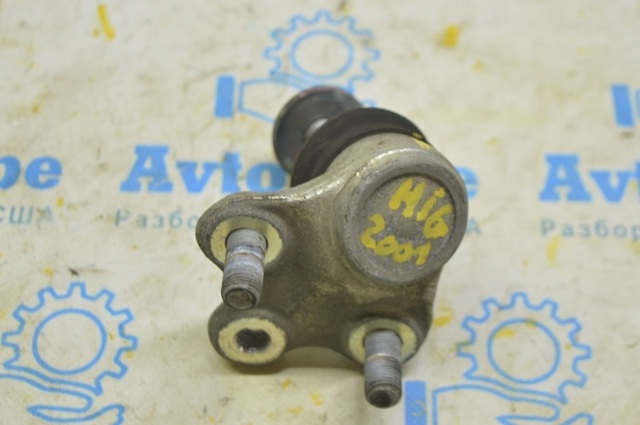 Шаровая опора левая нижняя 4333009B60 TOYOTA