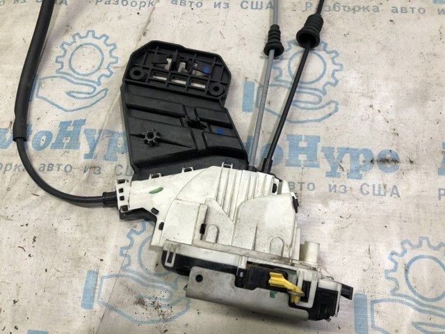 CHRYSLER 4589913AH Замок водительской двери в наличии Чернигов