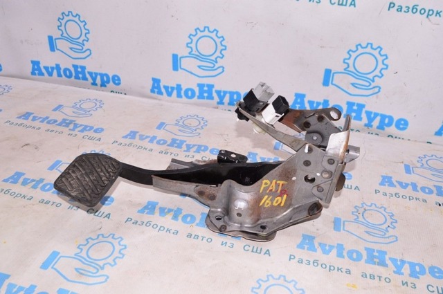 Педаль тормоза 465013JA0A NISSAN
