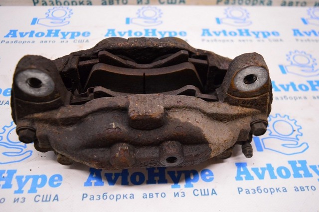Суппорт тормозной передний правый 477300C030 TOYOTA