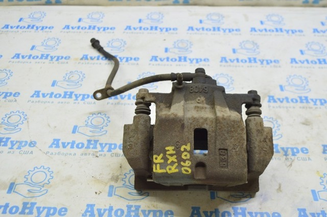 Суппорт тормозной передний правый 4773048140 TOYOTA