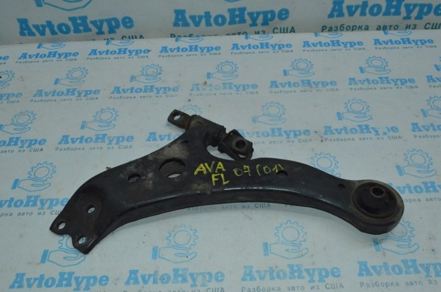 Рычаг передней подвески нижний левый 4806906100 TOYOTA