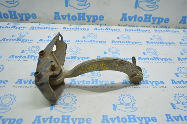 Рычаг передней подвески верхний правый 4861059085 TOYOTA