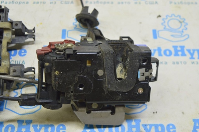 Замок передней левой двери Audi A8 D3