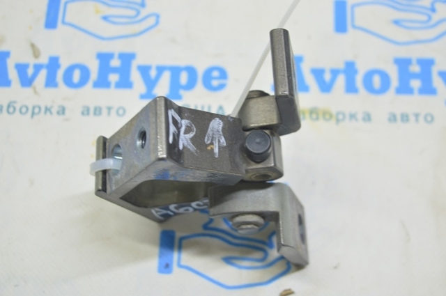 VAG 4G0831402A Петля двери передней в наличии Черкассы