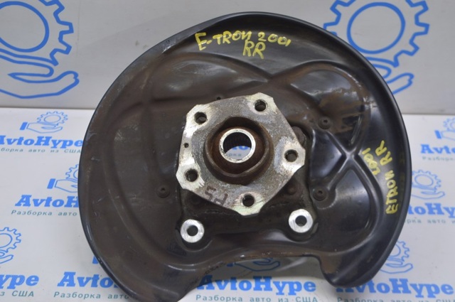 Цапфа (поворотный кулак) задний правый 4KE505432C VAG