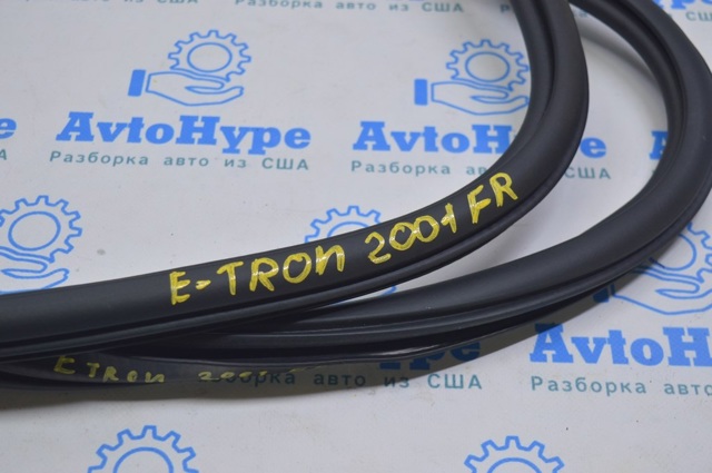 4KE831721A VAG Уплотнитель двери передней (на кузове) купить в Хмельницкий
