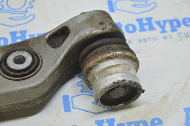 Нижняя шаровая опора 4M0407689C VAG
