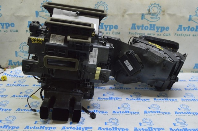 Корпус печки в сборе 4M0820356 VAG