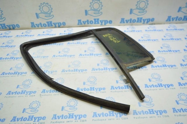 Уголок задней левой двери 5067773AD CHRYSLER