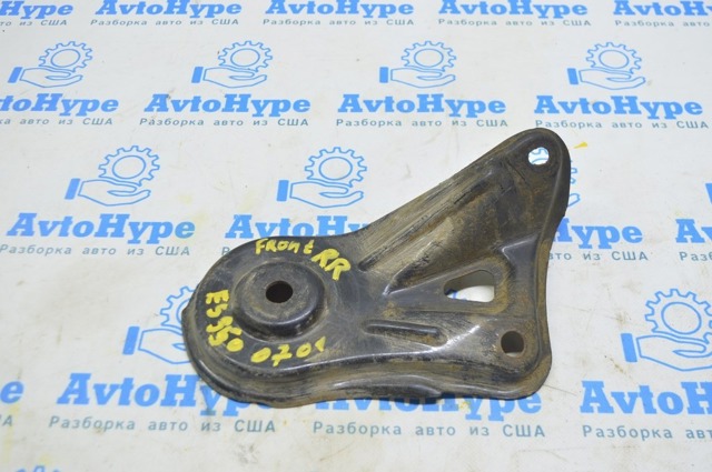 Кронштейн передней балки 5102333060 TOYOTA