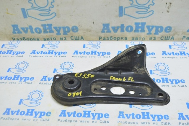 Кронштейн передней балки 5103633030 TOYOTA